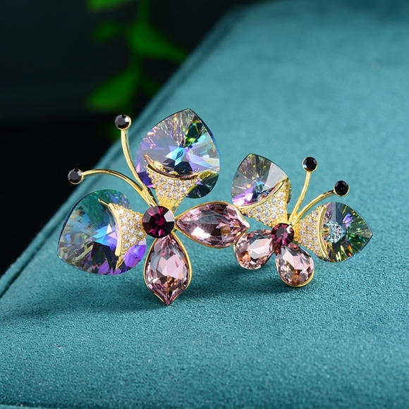 VQ Butterfly Brooch - Picture 3 of 7